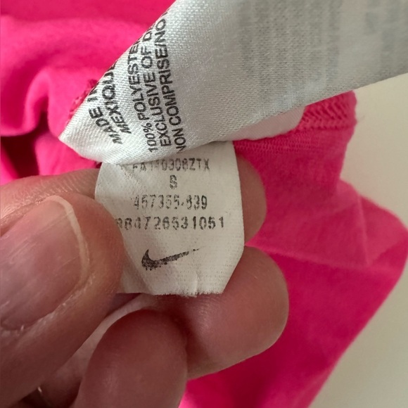 Nike Dri-Fit V-Neck Short Sleeve T-shirt Women’s size Small - Picture 5 of 8